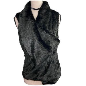 Steve Madden black faux fur vest